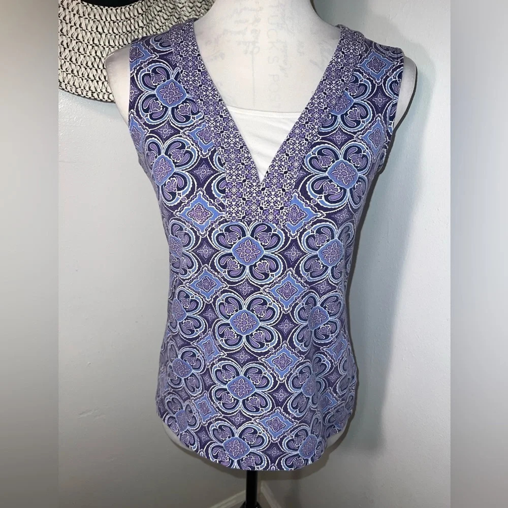 Croft‎ & Barrow, S, purple,lavender, geometric style, V-neck w/ Cami panels tank